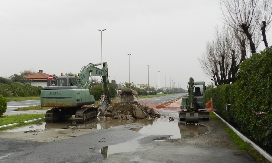 Lungomare, ruspe in azione