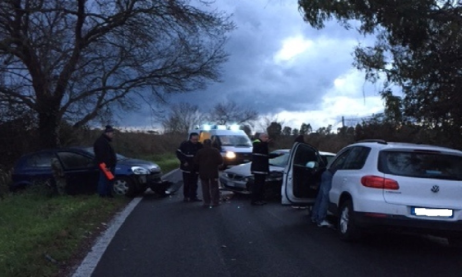 Incidente stradale su via delle Tamerici