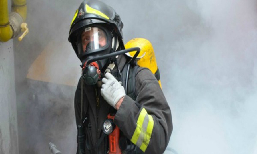 Incendio in cantiere nautico Fiumicino