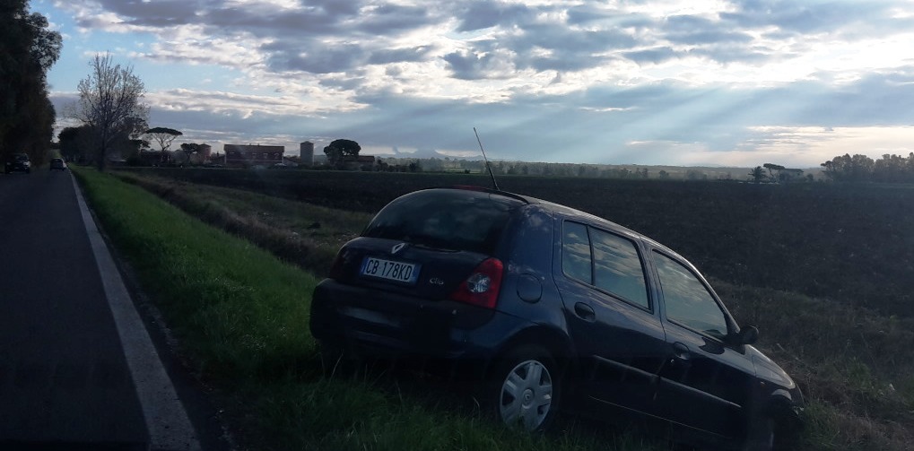 Auto via delle tamerici