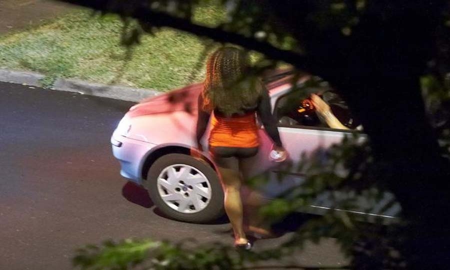 Viale di Mezzaluna, multe a 3 prostitute