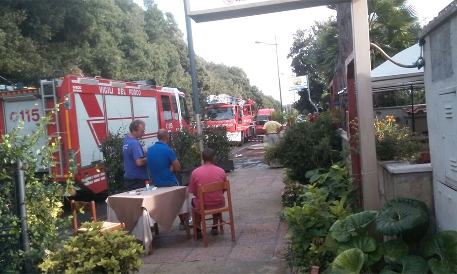 Fulmine colpisce casa su viale Castellammare