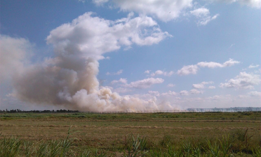Aeroporto, fiamme vicino alle piste