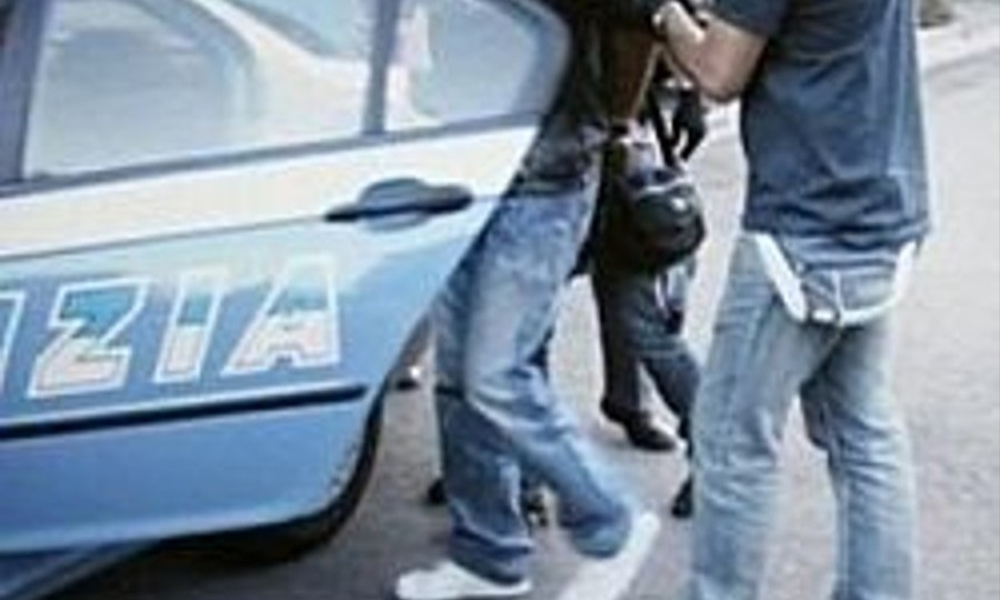 Blitz Polizia, 2 uomini in manette