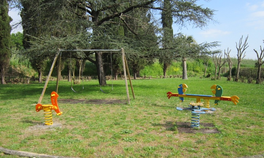 Monumento ai Caduti, ecco l’area giochi