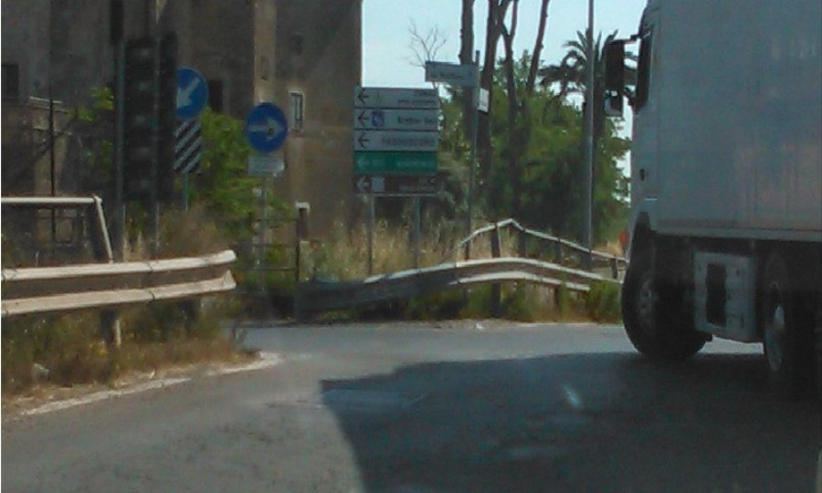 Ponte Arrone, chi paga i danni al guard rail?