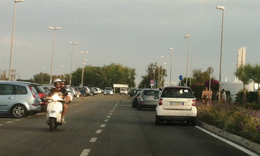 Assalto al mare, caos parcheggi lungomare