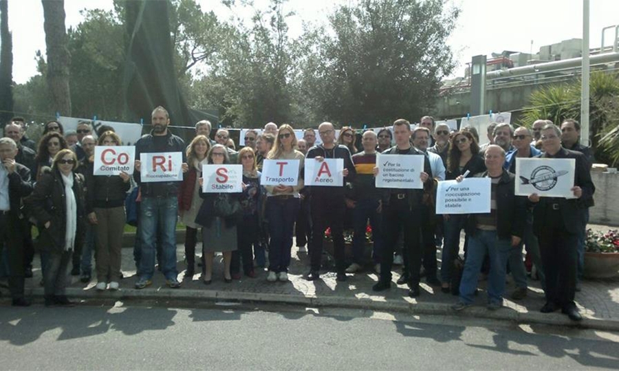 Occupazione aeroporto, manifestazione al Ministero