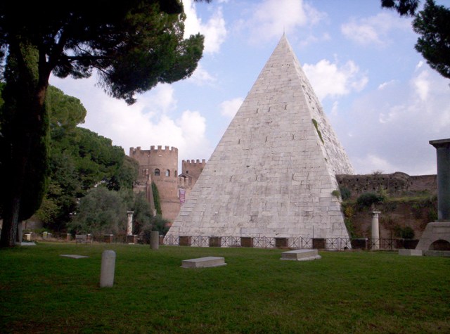 piramide-cestia k
