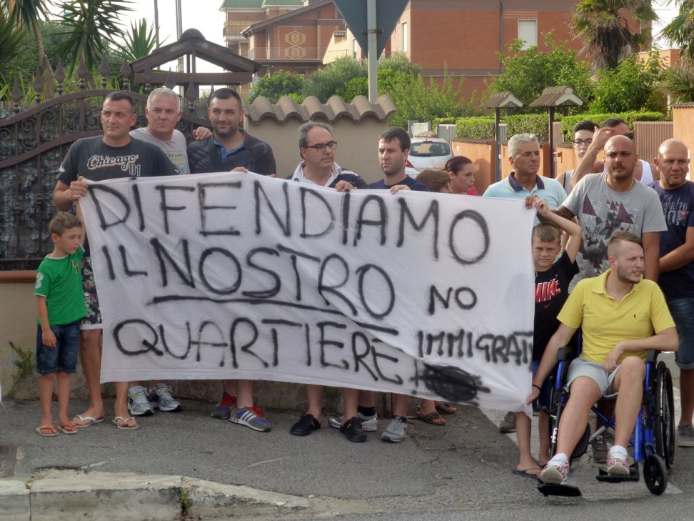 protesa centro accoglienza ok