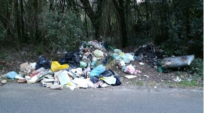 via maratea rifiuti