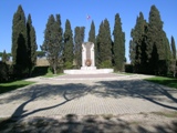 monumento_caduti_light.jpg