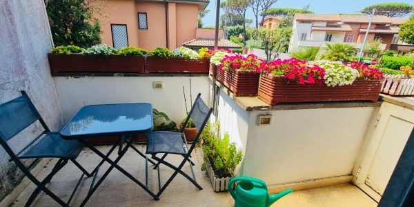 Fregene – vendita villino a schiera su due livelli con giardino